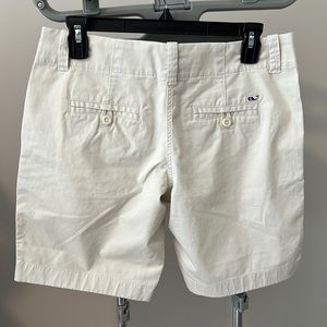 Women’s Vineyard Vines 9” Every Day Short in Stone Size 4; worn once!